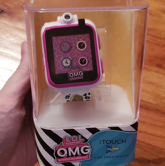 ITouch PlayZoom Kids 42mm Smartwatch with Swivel Camera (GameStop) - Picture 3 of 6